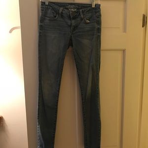 American Eagle Outfitters skinny jeans (size 2)